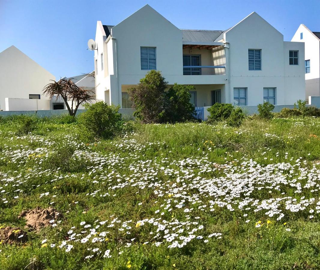 Perfect 10 - 10 To 13 Sleeper Luxury Holiday Home Breakage Deposit Of R2500 Per Weekend Lease Langebaan Eksteriør billede