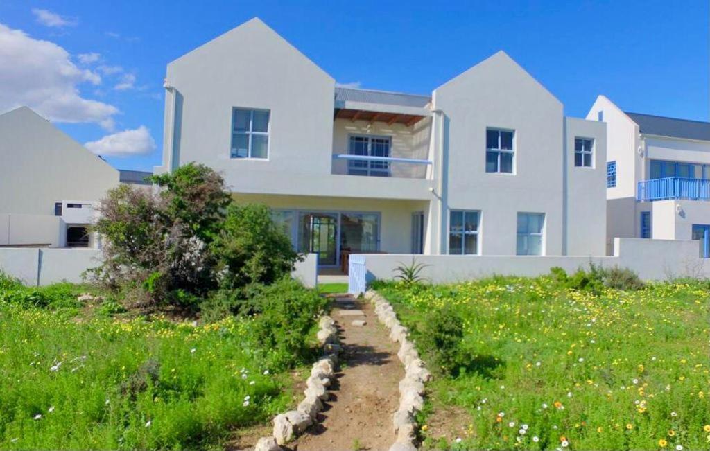 Perfect 10 - 10 To 13 Sleeper Luxury Holiday Home Breakage Deposit Of R2500 Per Weekend Lease Langebaan Eksteriør billede
