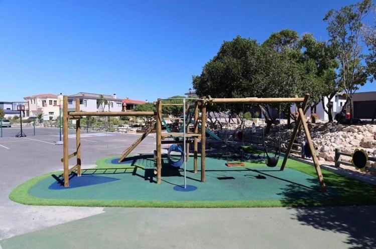 Perfect 10 - 10 To 13 Sleeper Luxury Holiday Home Breakage Deposit Of R2500 Per Weekend Lease Langebaan Eksteriør billede