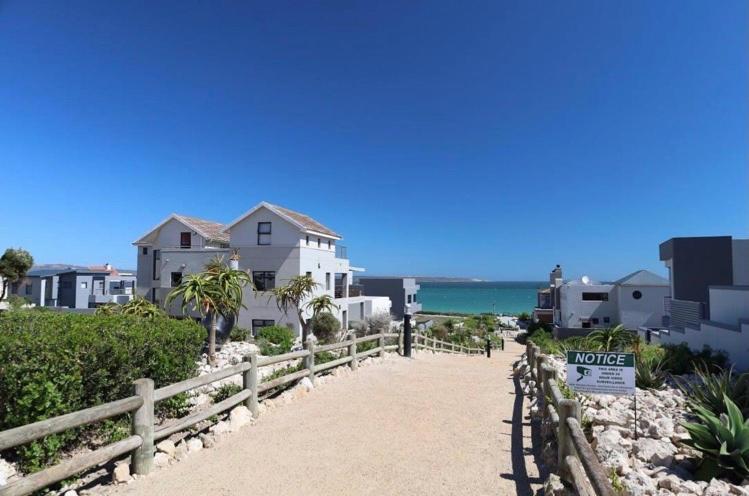 Perfect 10 - 10 To 13 Sleeper Luxury Holiday Home Breakage Deposit Of R2500 Per Weekend Lease Langebaan Eksteriør billede