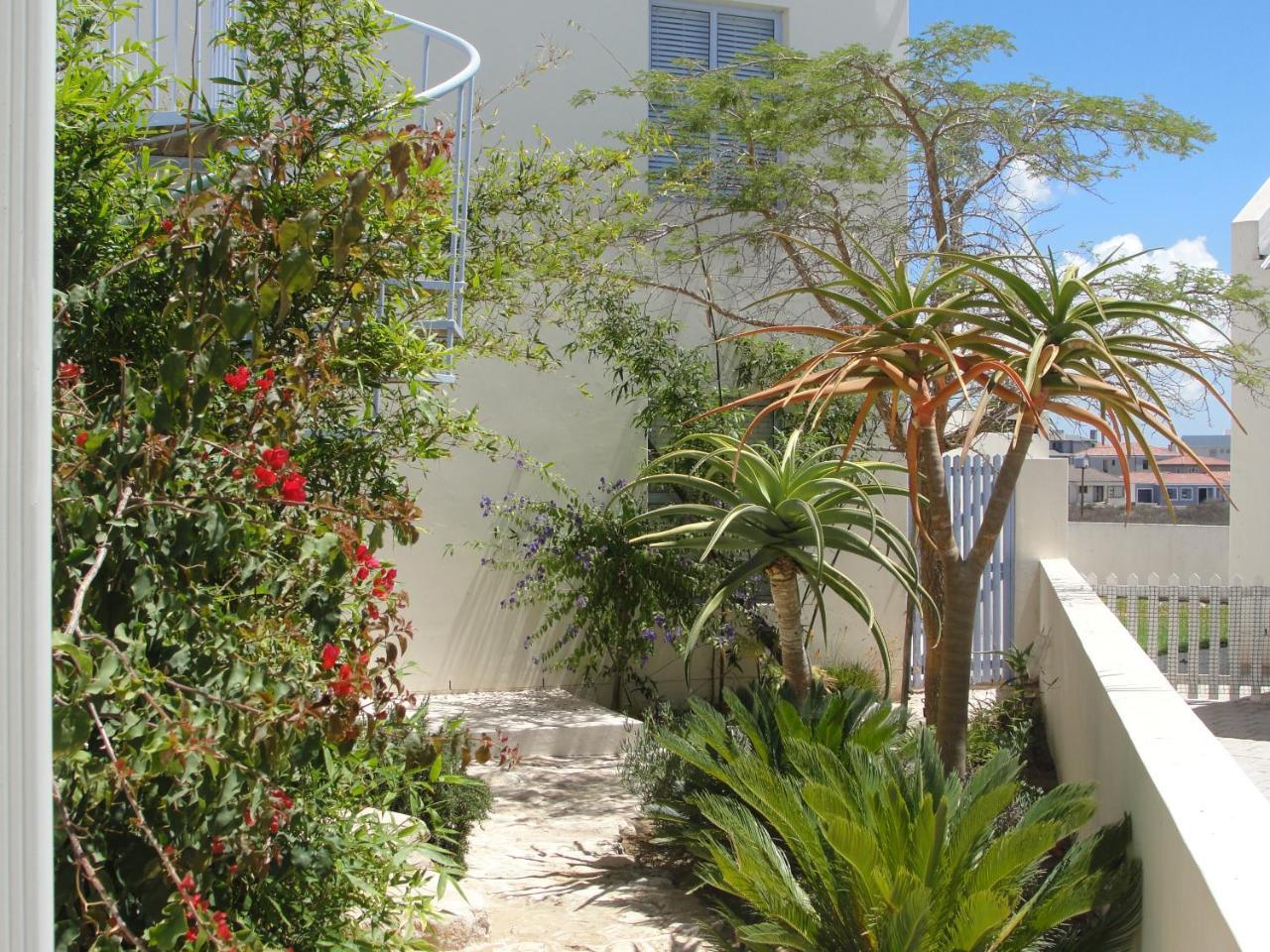 Perfect 10 - 10 To 13 Sleeper Luxury Holiday Home Breakage Deposit Of R2500 Per Weekend Lease Langebaan Eksteriør billede