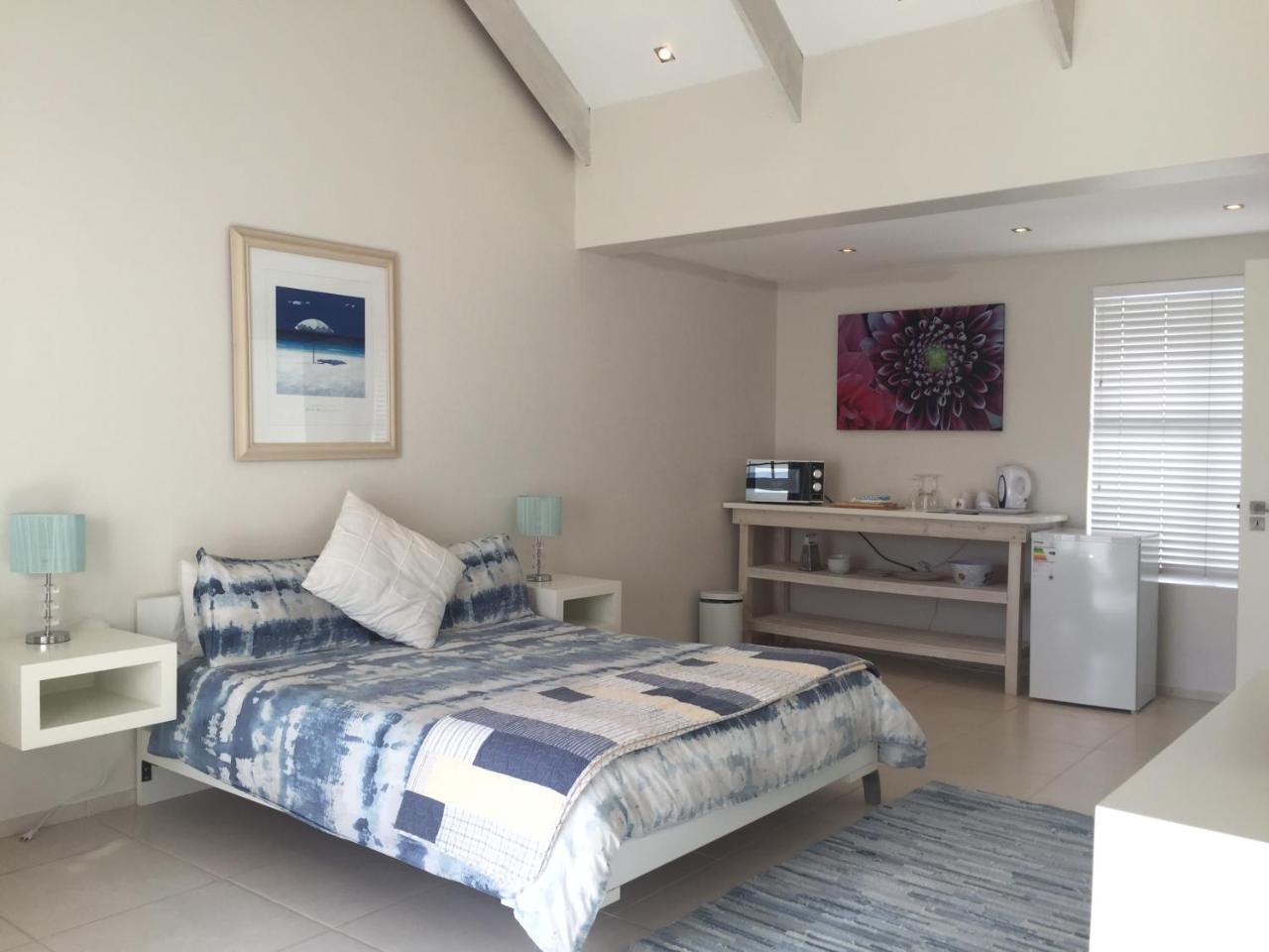 Perfect 10 - 10 To 13 Sleeper Luxury Holiday Home Breakage Deposit Of R2500 Per Weekend Lease Langebaan Eksteriør billede