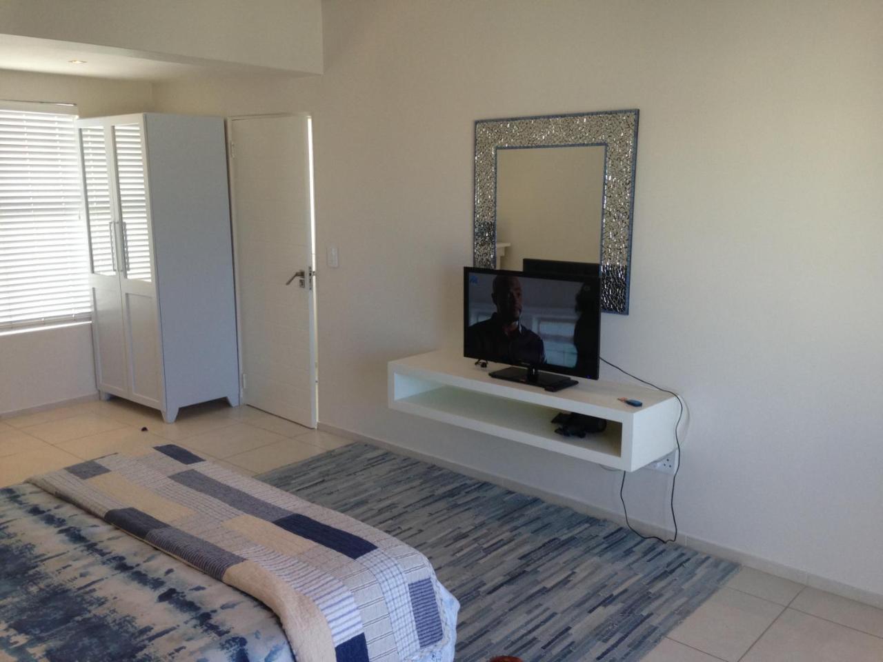 Perfect 10 - 10 To 13 Sleeper Luxury Holiday Home Breakage Deposit Of R2500 Per Weekend Lease Langebaan Eksteriør billede