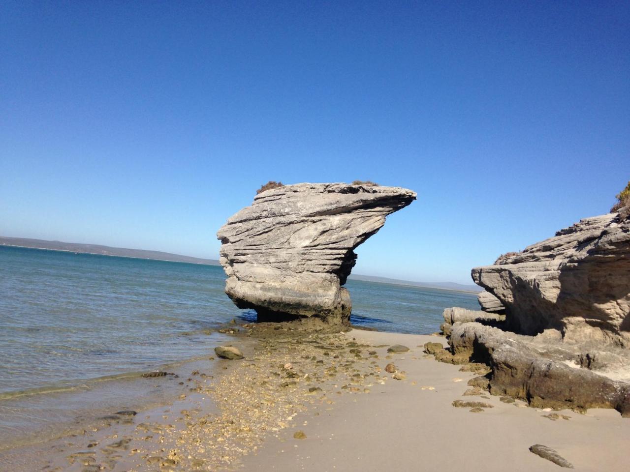 Perfect 10 - 10 To 13 Sleeper Luxury Holiday Home Breakage Deposit Of R2500 Per Weekend Lease Langebaan Eksteriør billede